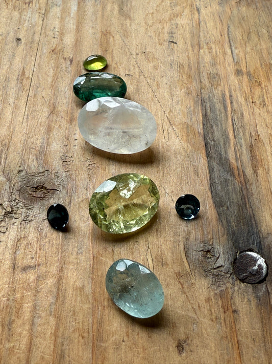 Gemstone Collection 570: Mixed Beryl, Kyanite, Moonstone, Aquamarine, Blue Topaz - 27 CT