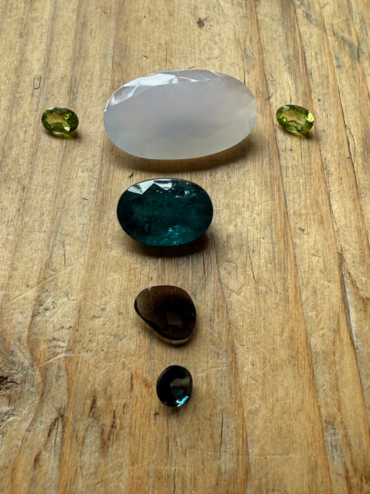 Gemstone Collection 573: Chalcedony, Kyanite, Peridot, Blue Topaz, Rainbow Tourmaline - 22 CT