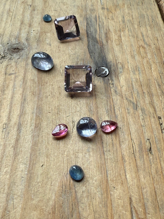 Gemstone Collection 578: Pink Amethyst, Iolite, Rainbow Tourmaline, Blue Sapphire - 23 CT