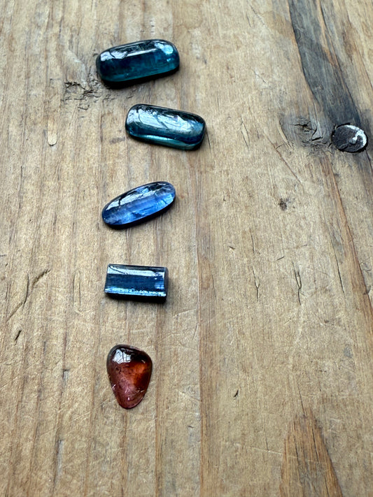 Gemstone Collection 581: Kyanite, Rainbow Tourmaline - 17 CT