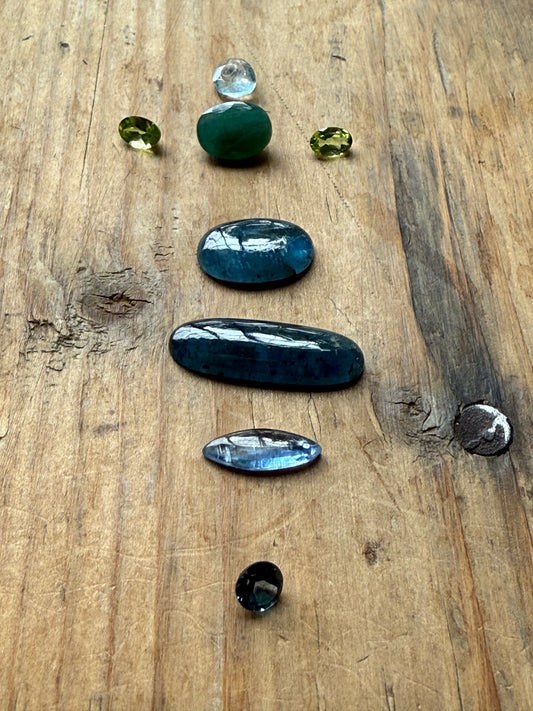 Gemstone Collection 583: Kyanite, Peridot, Aquamarine, Blue Topaz - 21 CT