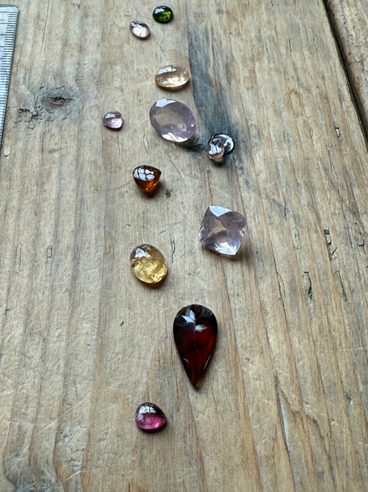 Gemstone Collection 588: Rose Quartz, Hessonite, Rainbow Tourmaline - 26 CT