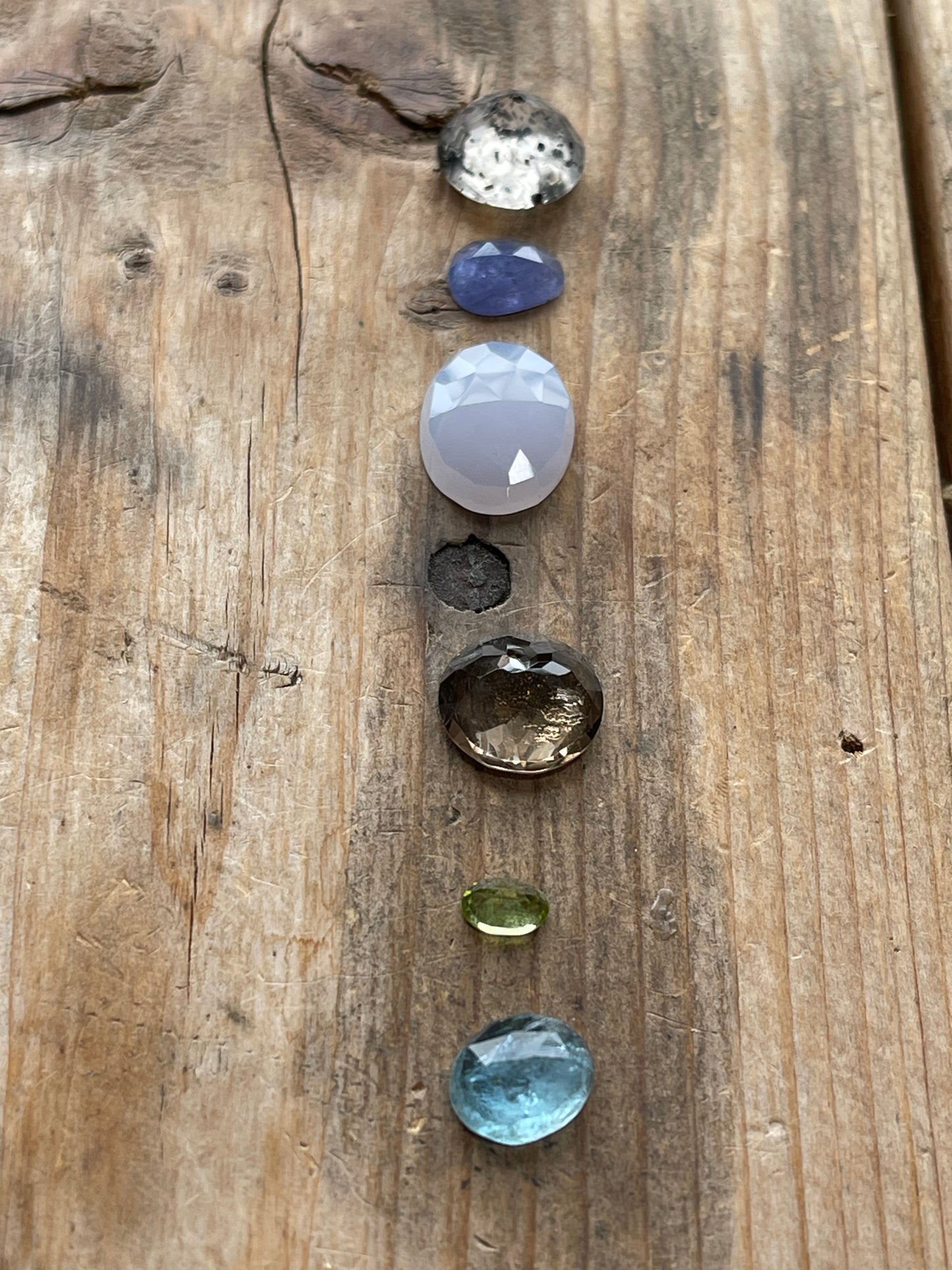 Gemstone Collection 59: Chalcedony, Speckled Agate, Tanzanite, Aquamarine, Peridot, Cloudy Quartz - 23CT