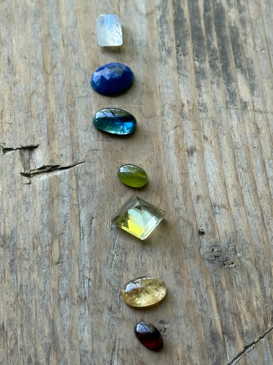 Gemstone Collection 592: Lapis Lazuli, Moonstone, Lemon Quartz, Kyanite, Green Kyanite, Imperial Topaz, Rainbow Tourmaline - 21 CT