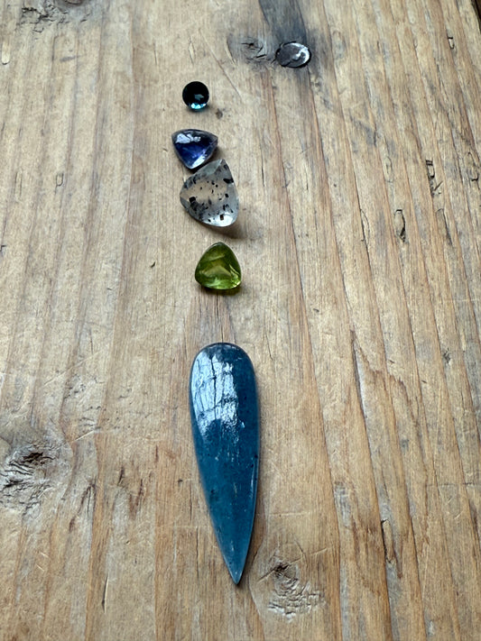 Gemstone Collection 593: Kyanite, Peridot, Iolite, Blue Topaz - 18 CT