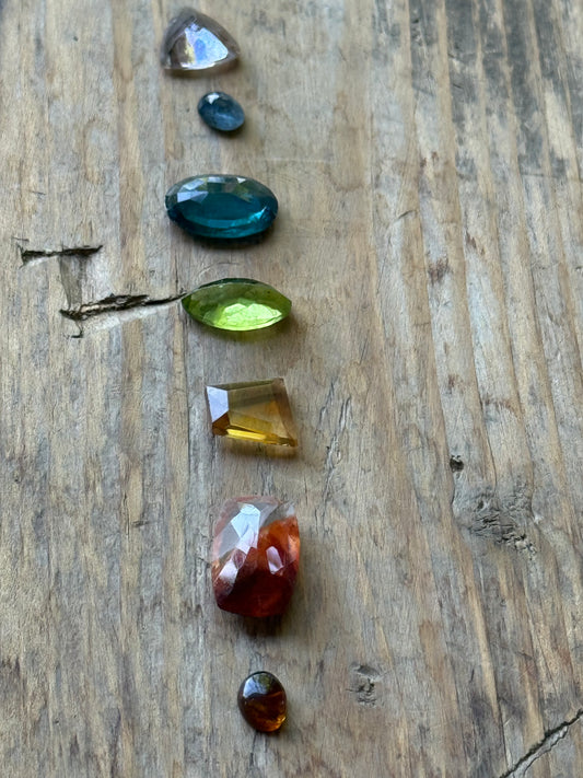 Gemstone Collection 593: Fancy Citrine, Kyanite, Citrine, Elestial Quartz, Peridot,Blue Sapphire - 19 CT