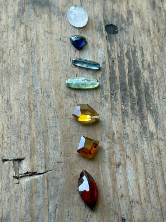 Gemstone Collection 597: Hessonite, Fancy Citrine, Green Kyanite, Kyanite, Iolite, Moonstone - 20 CT