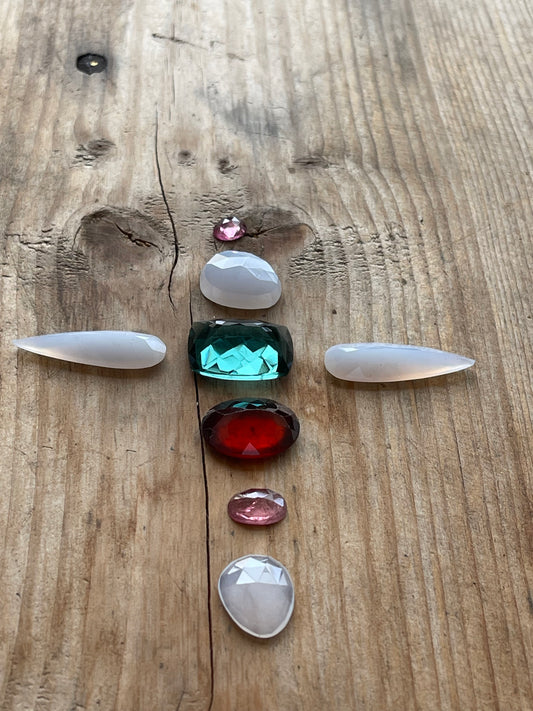 Gemstone Collection 08: Chalcedony, Fluorite, Hessonite - 44CT