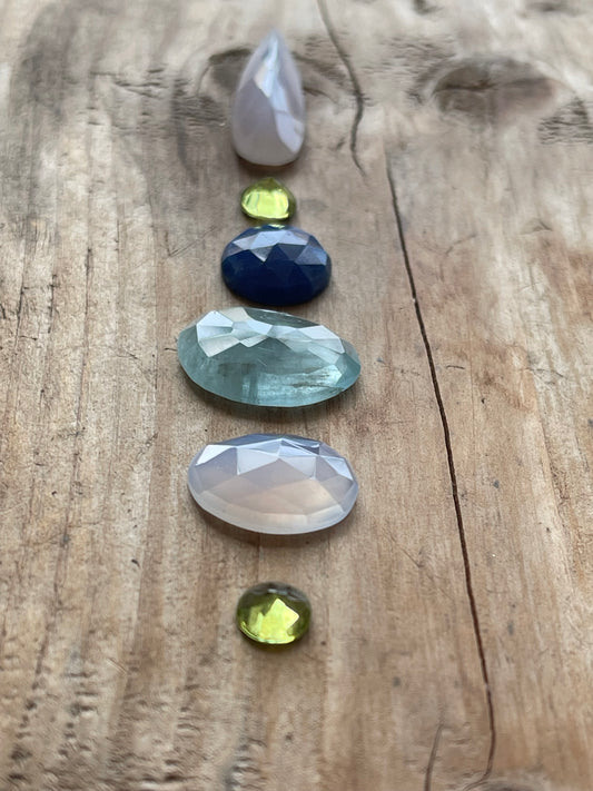 Gemstone Collection 31: Chalcedony, Lapis Lazuli, Aquamarine, Peridot - 22CT