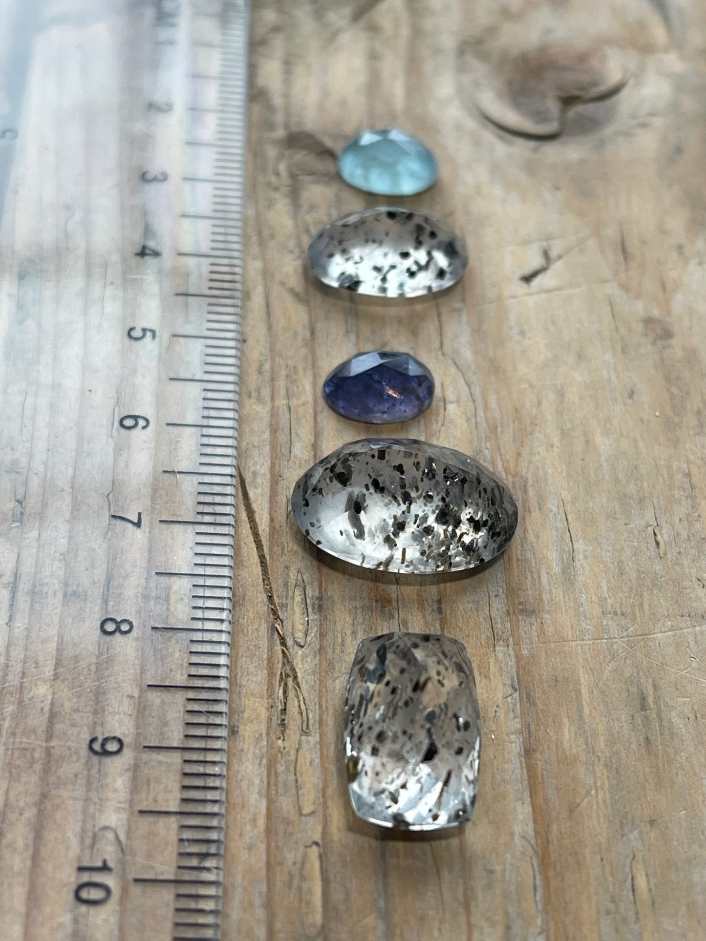 Gemstone Collection 556: Clear Speckled Agate, Aquamarine, Iolite - 25CT (G556)