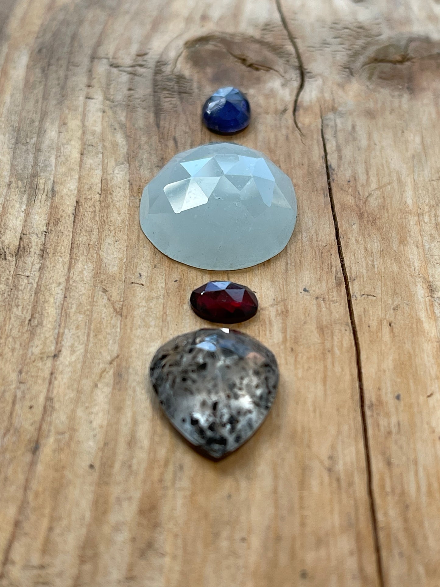 Gemstone Collection 628: CLEAR SPECKLED AGATE, KYANITE, CHALCEDONY, RAINBOW TOURMALINE - 28CT